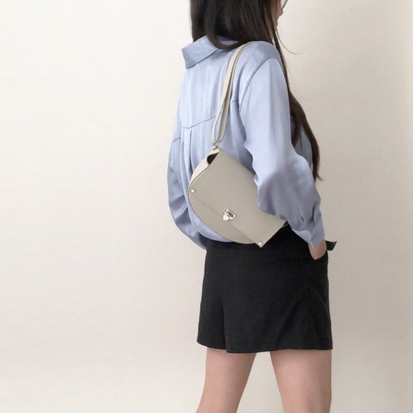 Premium Leather Convertible Crossbody/Belt Bag - Picture 3 of 10